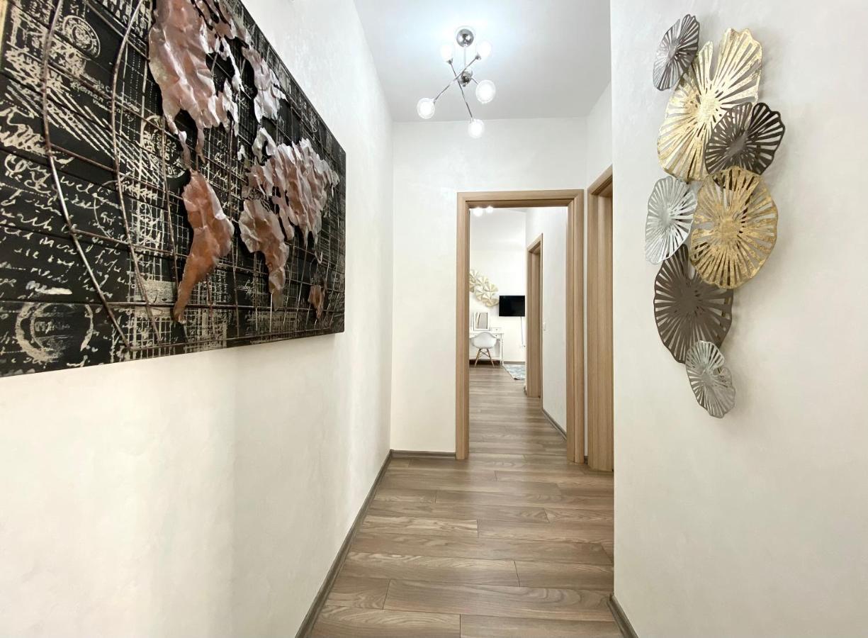 Ferienwohnung White Dream Penthouse With Jacuzzi Brașov Exterior foto