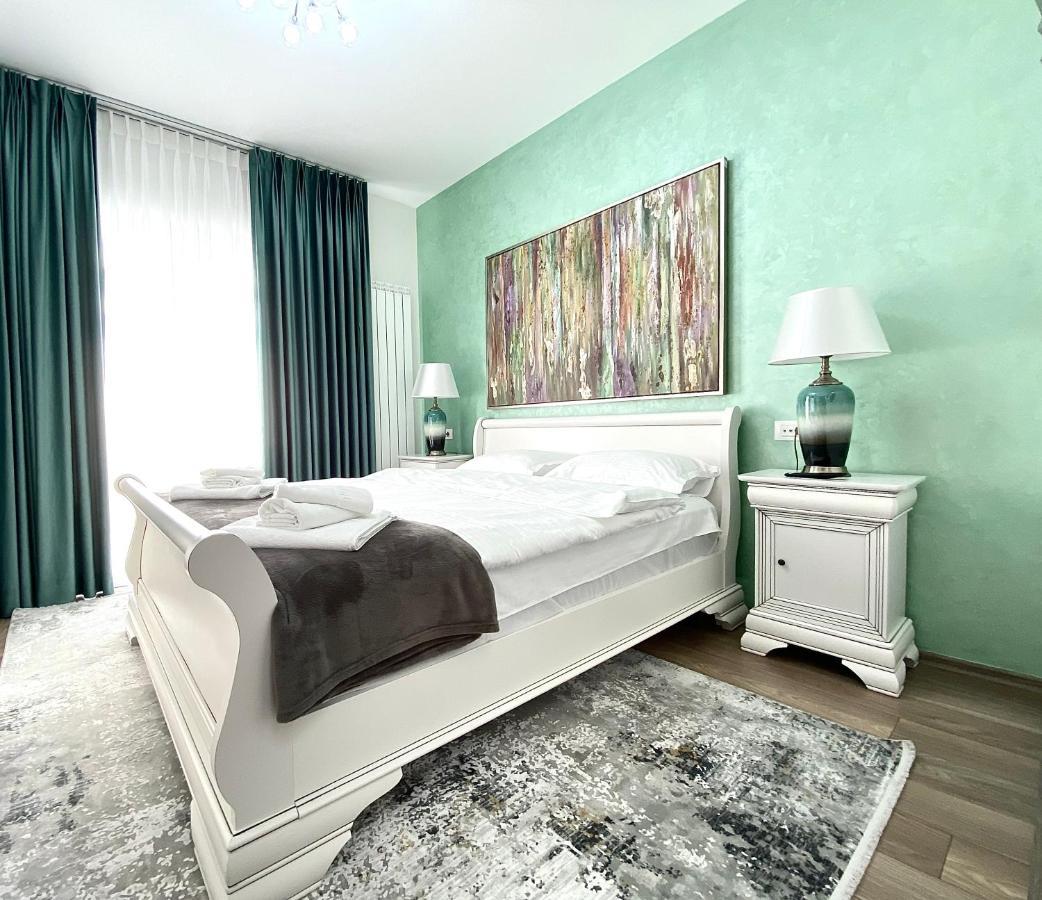 Ferienwohnung White Dream Penthouse With Jacuzzi Brașov Exterior foto