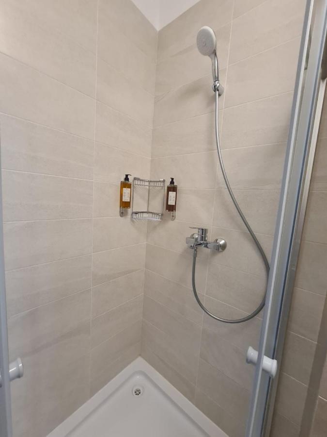 Ferienwohnung White Dream Penthouse With Jacuzzi Brașov Exterior foto