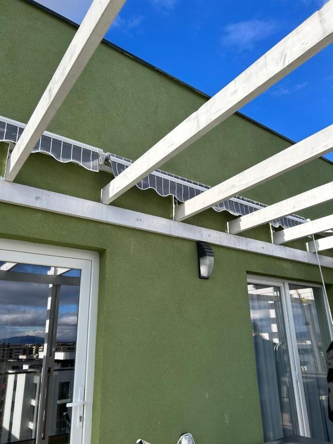 Ferienwohnung White Dream Penthouse With Jacuzzi Brașov Exterior foto